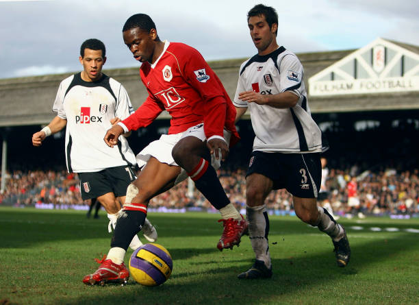 被更严格地 被更严格地